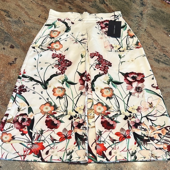 Zara Dresses & Skirts - Zara Cream Floral A-Line Skirt